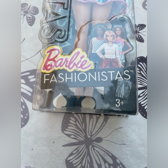 Barbie Fashionistas 26 Spring into Style Curvy DMF28 - Picture 4 of 12